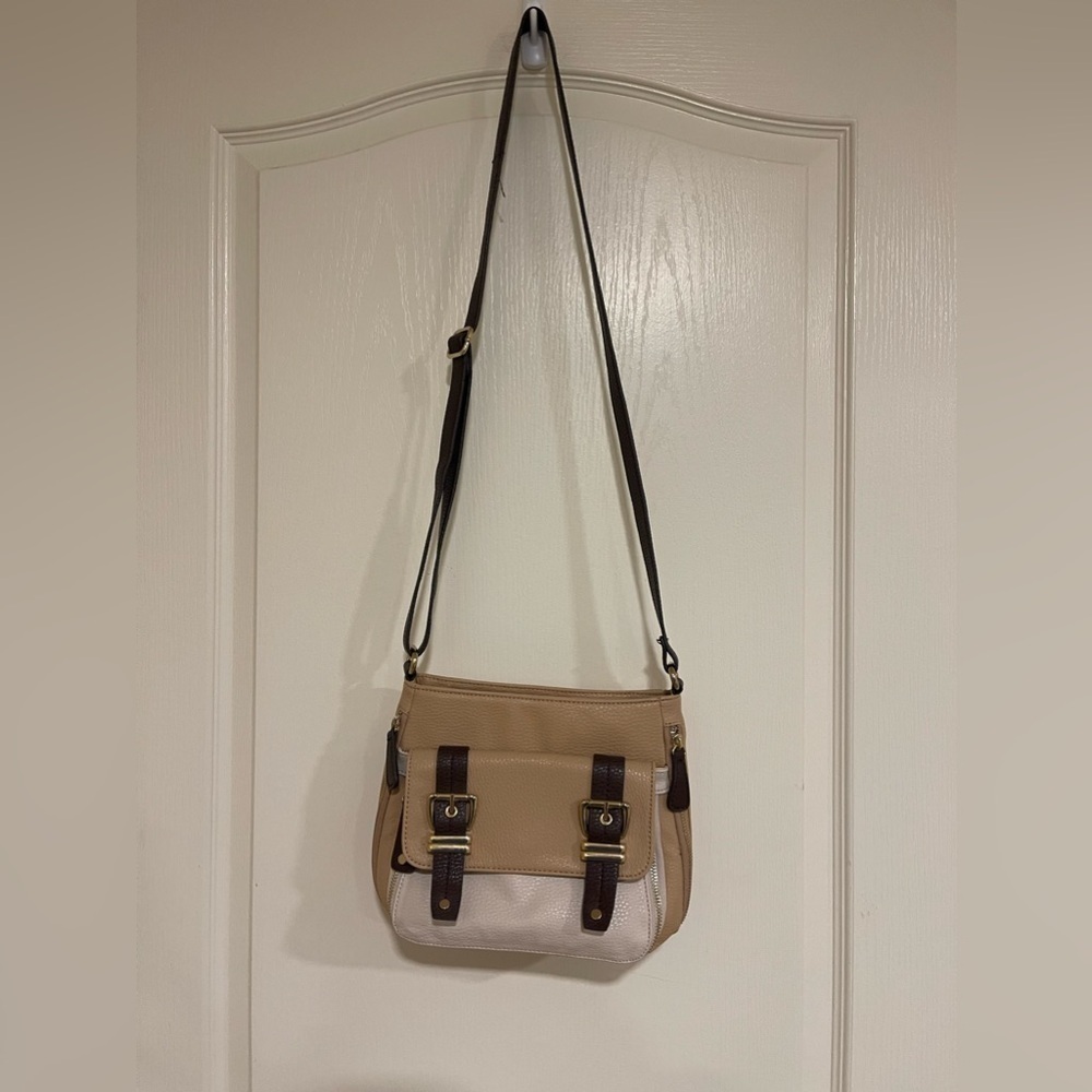 Jessica Simpson cream and tan purse​​​​​​​​